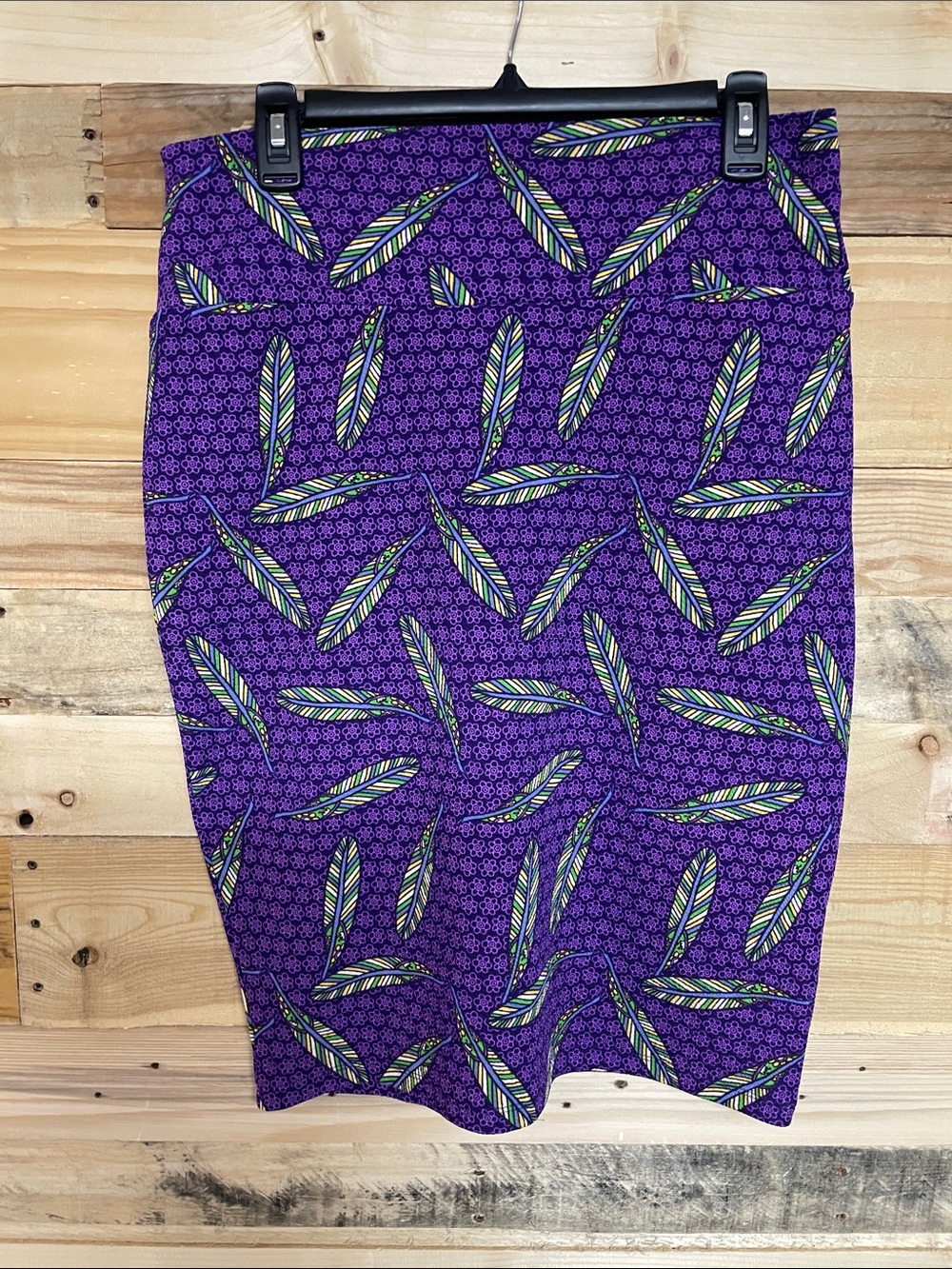 size medium LulaRoe Cassie pencil skirt-feather and floral print